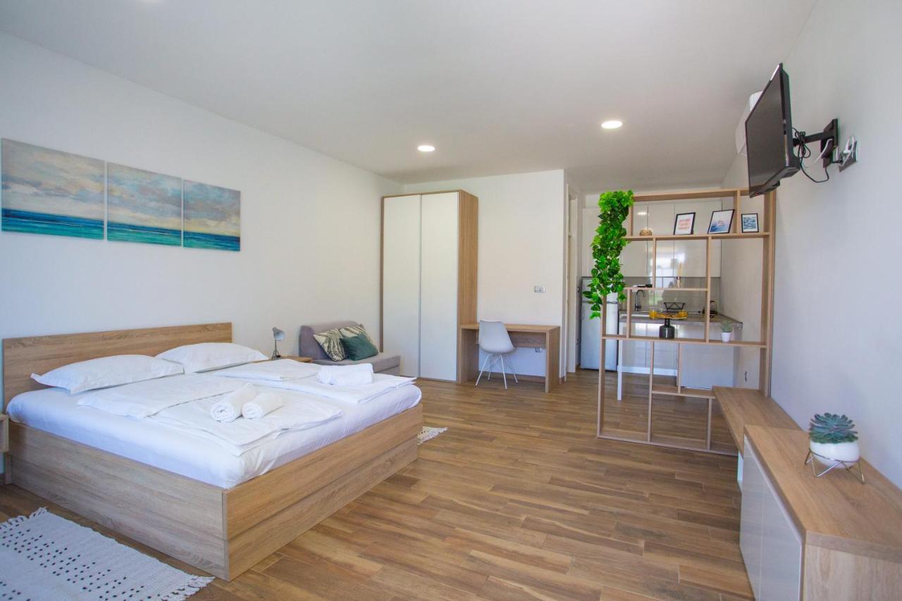Poseidon Mobile Home Resort Makarska Bagian luar foto