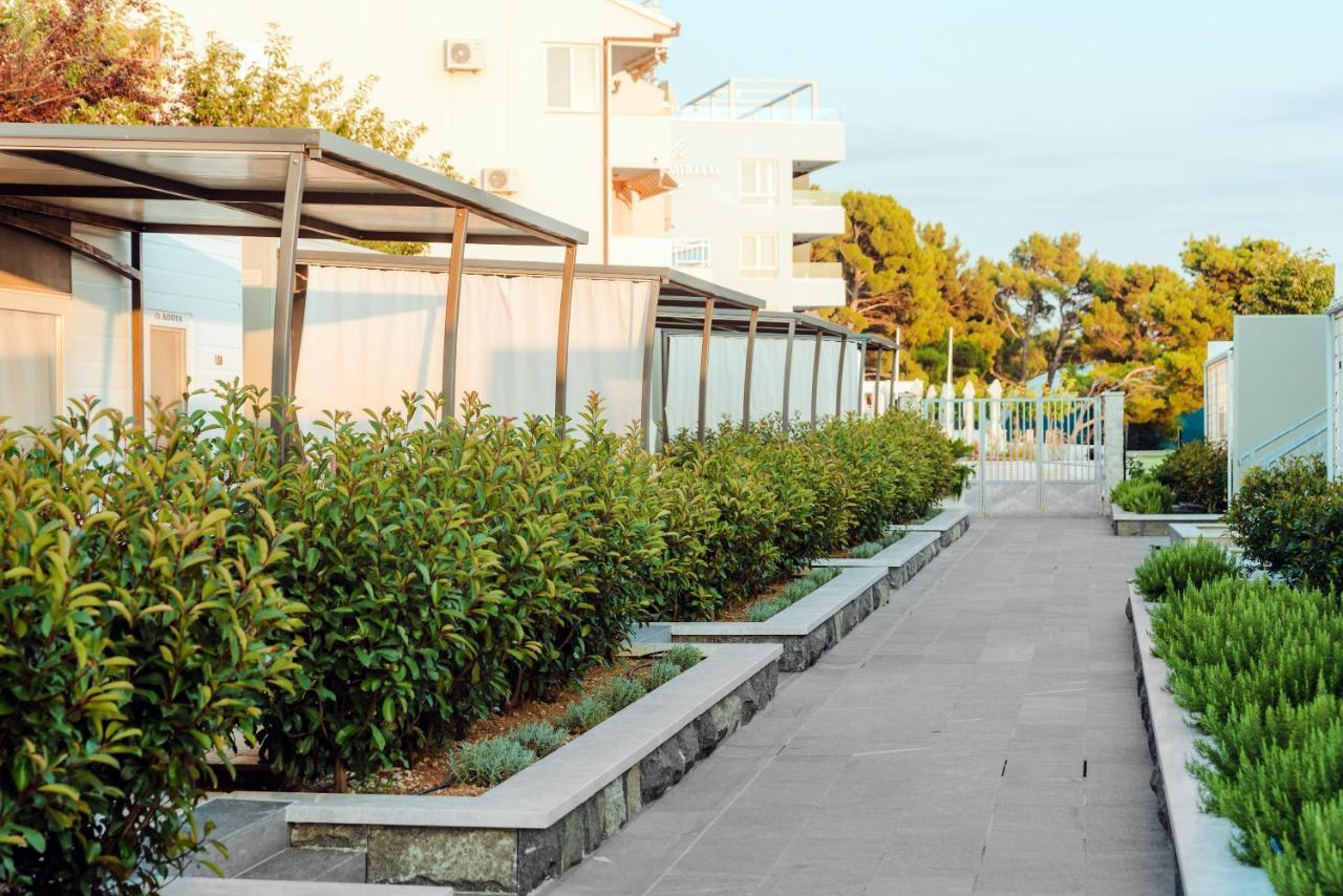 Poseidon Mobile Home Resort Makarska Bagian luar foto